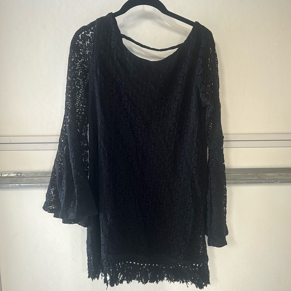 Forever 21 black semi open back knit dress with sleeves